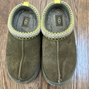 Ugg Tazz slippers kids size 13